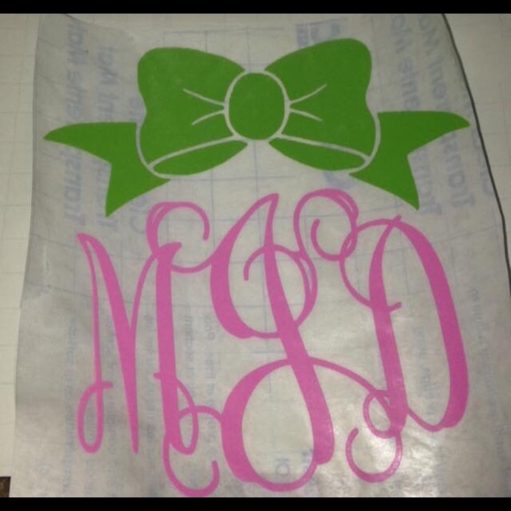 Vinyl monogram for DIY